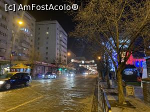 [P23] Focsani - Targul de Craciun seara si strazi luminate » foto by mishu
 - 
<span class="allrVoted glyphicon glyphicon-heart hidden" id="av1344497"></span>
<a class="m-l-10 hidden" id="sv1344497" onclick="voting_Foto_DelVot(,1344497,7833)" role="button">șterge vot <span class="glyphicon glyphicon-remove"></span></a>
<a id="v91344497" class=" c-red"  onclick="voting_Foto_SetVot(1344497)" role="button"><span class="glyphicon glyphicon-heart-empty"></span> <b>LIKE</b> = Votează poza</a> <img class="hidden"  id="f1344497W9" src="/imagini/loader.gif" border="0" /><span class="AjErrMes hidden" id="e1344497ErM"></span>