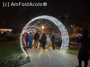 [P44] Focsani - Targul de Craciun seara, prin parc » foto by mishu
 - 
<span class="allrVoted glyphicon glyphicon-heart hidden" id="av1344518"></span>
<a class="m-l-10 hidden" id="sv1344518" onclick="voting_Foto_DelVot(,1344518,7833)" role="button">șterge vot <span class="glyphicon glyphicon-remove"></span></a>
<a id="v91344518" class=" c-red"  onclick="voting_Foto_SetVot(1344518)" role="button"><span class="glyphicon glyphicon-heart-empty"></span> <b>LIKE</b> = Votează poza</a> <img class="hidden"  id="f1344518W9" src="/imagini/loader.gif" border="0" /><span class="AjErrMes hidden" id="e1344518ErM"></span>