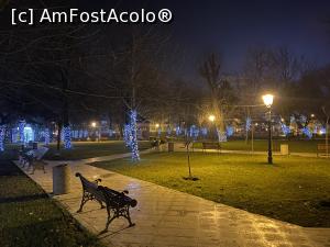 [P48] Focsani - Targul de Craciun seara, prin parc » foto by mishu
 - 
<span class="allrVoted glyphicon glyphicon-heart hidden" id="av1344522"></span>
<a class="m-l-10 hidden" id="sv1344522" onclick="voting_Foto_DelVot(,1344522,7833)" role="button">șterge vot <span class="glyphicon glyphicon-remove"></span></a>
<a id="v91344522" class=" c-red"  onclick="voting_Foto_SetVot(1344522)" role="button"><span class="glyphicon glyphicon-heart-empty"></span> <b>LIKE</b> = Votează poza</a> <img class="hidden"  id="f1344522W9" src="/imagini/loader.gif" border="0" /><span class="AjErrMes hidden" id="e1344522ErM"></span>
