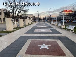 [P58] Focsani - Aleea cu celebritati din zona Teatrului "Maior Gheorghe Pastia" » foto by mishu
 - 
<span class="allrVoted glyphicon glyphicon-heart hidden" id="av1344532"></span>
<a class="m-l-10 hidden" id="sv1344532" onclick="voting_Foto_DelVot(,1344532,7833)" role="button">șterge vot <span class="glyphicon glyphicon-remove"></span></a>
<a id="v91344532" class=" c-red"  onclick="voting_Foto_SetVot(1344532)" role="button"><span class="glyphicon glyphicon-heart-empty"></span> <b>LIKE</b> = Votează poza</a> <img class="hidden"  id="f1344532W9" src="/imagini/loader.gif" border="0" /><span class="AjErrMes hidden" id="e1344532ErM"></span>