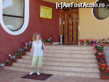 [P02] Intrarea in vila (restaurant si receptie). Observati frumusetea muscatelor de diferite culori » foto by dananecula*
 - 
<span class="allrVoted glyphicon glyphicon-heart hidden" id="av154185"></span>
<a class="m-l-10 hidden" id="sv154185" onclick="voting_Foto_DelVot(,154185,7835)" role="button">șterge vot <span class="glyphicon glyphicon-remove"></span></a>
<a id="v9154185" class=" c-red"  onclick="voting_Foto_SetVot(154185)" role="button"><span class="glyphicon glyphicon-heart-empty"></span> <b>LIKE</b> = Votează poza</a> <img class="hidden"  id="f154185W9" src="/imagini/loader.gif" border="0" /><span class="AjErrMes hidden" id="e154185ErM"></span>