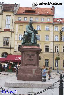 [P19] Statuia scriitorului Aleksander_Fredro, adusă de la Lvov » foto by Costi
 - 
<span class="allrVoted glyphicon glyphicon-heart hidden" id="av277240"></span>
<a class="m-l-10 hidden" id="sv277240" onclick="voting_Foto_DelVot(,277240,7843)" role="button">șterge vot <span class="glyphicon glyphicon-remove"></span></a>
<a id="v9277240" class=" c-red"  onclick="voting_Foto_SetVot(277240)" role="button"><span class="glyphicon glyphicon-heart-empty"></span> <b>LIKE</b> = Votează poza</a> <img class="hidden"  id="f277240W9" src="/imagini/loader.gif" border="0" /><span class="AjErrMes hidden" id="e277240ErM"></span>