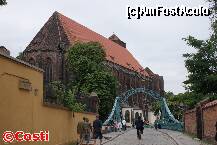 [P38] Podul Tumski şi Biserica Sfânta Maria pe Nisip » foto by Costi
 - 
<span class="allrVoted glyphicon glyphicon-heart hidden" id="av278892"></span>
<a class="m-l-10 hidden" id="sv278892" onclick="voting_Foto_DelVot(,278892,7843)" role="button">șterge vot <span class="glyphicon glyphicon-remove"></span></a>
<a id="v9278892" class=" c-red"  onclick="voting_Foto_SetVot(278892)" role="button"><span class="glyphicon glyphicon-heart-empty"></span> <b>LIKE</b> = Votează poza</a> <img class="hidden"  id="f278892W9" src="/imagini/loader.gif" border="0" /><span class="AjErrMes hidden" id="e278892ErM"></span>