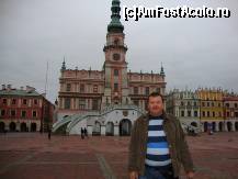 [P15] Polonia - Lublin - Piata pe care am traversat-o cu masina, noaptea trecuta. » foto by popescu.borsa*
 - 
<span class="allrVoted glyphicon glyphicon-heart hidden" id="av155335"></span>
<a class="m-l-10 hidden" id="sv155335" onclick="voting_Foto_DelVot(,155335,7858)" role="button">șterge vot <span class="glyphicon glyphicon-remove"></span></a>
<a id="v9155335" class=" c-red"  onclick="voting_Foto_SetVot(155335)" role="button"><span class="glyphicon glyphicon-heart-empty"></span> <b>LIKE</b> = Votează poza</a> <img class="hidden"  id="f155335W9" src="/imagini/loader.gif" border="0" /><span class="AjErrMes hidden" id="e155335ErM"></span>