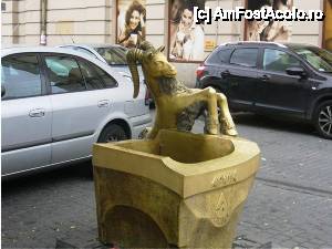 [P12] Statuie din bronz pe langa care am trecut » foto by iccata
 - 
<span class="allrVoted glyphicon glyphicon-heart hidden" id="av453149"></span>
<a class="m-l-10 hidden" id="sv453149" onclick="voting_Foto_DelVot(,453149,7858)" role="button">șterge vot <span class="glyphicon glyphicon-remove"></span></a>
<a id="v9453149" class=" c-red"  onclick="voting_Foto_SetVot(453149)" role="button"><span class="glyphicon glyphicon-heart-empty"></span> <b>LIKE</b> = Votează poza</a> <img class="hidden"  id="f453149W9" src="/imagini/loader.gif" border="0" /><span class="AjErrMes hidden" id="e453149ErM"></span>