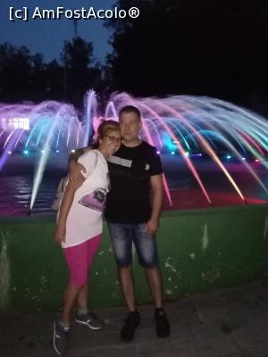 [P13] Aceeasi fantana arteziana din parcul hotelului Central. » foto by cecilia a.
 - 
<span class="allrVoted glyphicon glyphicon-heart hidden" id="av1188010"></span>
<a class="m-l-10 hidden" id="sv1188010" onclick="voting_Foto_DelVot(,1188010,7859)" role="button">șterge vot <span class="glyphicon glyphicon-remove"></span></a>
<a id="v91188010" class=" c-red"  onclick="voting_Foto_SetVot(1188010)" role="button"><span class="glyphicon glyphicon-heart-empty"></span> <b>LIKE</b> = Votează poza</a> <img class="hidden"  id="f1188010W9" src="/imagini/loader.gif" border="0" /><span class="AjErrMes hidden" id="e1188010ErM"></span>
