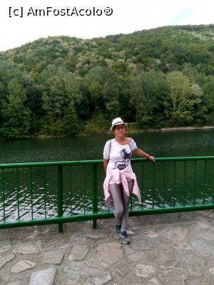 [P30] Faleza din spatele manastirii Cozia. » foto by cecilia a.
 - 
<span class="allrVoted glyphicon glyphicon-heart hidden" id="av1188027"></span>
<a class="m-l-10 hidden" id="sv1188027" onclick="voting_Foto_DelVot(,1188027,7859)" role="button">șterge vot <span class="glyphicon glyphicon-remove"></span></a>
<a id="v91188027" class=" c-red"  onclick="voting_Foto_SetVot(1188027)" role="button"><span class="glyphicon glyphicon-heart-empty"></span> <b>LIKE</b> = Votează poza</a> <img class="hidden"  id="f1188027W9" src="/imagini/loader.gif" border="0" /><span class="AjErrMes hidden" id="e1188027ErM"></span>
