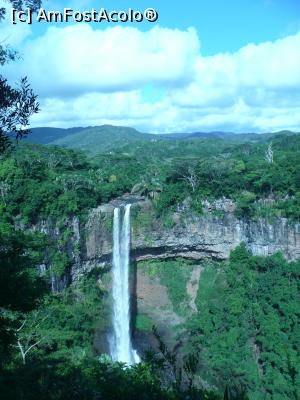 [P34] cascada Chamarel » foto by Yolanda
 - 
<span class="allrVoted glyphicon glyphicon-heart hidden" id="av963581"></span>
<a class="m-l-10 hidden" id="sv963581" onclick="voting_Foto_DelVot(,963581,7864)" role="button">șterge vot <span class="glyphicon glyphicon-remove"></span></a>
<a id="v9963581" class=" c-red"  onclick="voting_Foto_SetVot(963581)" role="button"><span class="glyphicon glyphicon-heart-empty"></span> <b>LIKE</b> = Votează poza</a> <img class="hidden"  id="f963581W9" src="/imagini/loader.gif" border="0" /><span class="AjErrMes hidden" id="e963581ErM"></span>