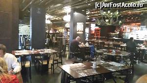 [P11] Acelasi interior de la Trofea, in stanga era barul...  » foto by iulian68
 - 
<span class="allrVoted glyphicon glyphicon-heart hidden" id="av631173"></span>
<a class="m-l-10 hidden" id="sv631173" onclick="voting_Foto_DelVot(,631173,7866)" role="button">șterge vot <span class="glyphicon glyphicon-remove"></span></a>
<a id="v9631173" class=" c-red"  onclick="voting_Foto_SetVot(631173)" role="button"><span class="glyphicon glyphicon-heart-empty"></span> <b>LIKE</b> = Votează poza</a> <img class="hidden"  id="f631173W9" src="/imagini/loader.gif" border="0" /><span class="AjErrMes hidden" id="e631173ErM"></span>