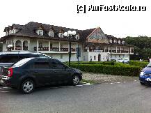 [P34] hotelul de la manastire- ofera toate conditiile, inclusiv parcare » foto by guesswhoo*
 - 
<span class="allrVoted glyphicon glyphicon-heart hidden" id="av240090"></span>
<a class="m-l-10 hidden" id="sv240090" onclick="voting_Foto_DelVot(,240090,7879)" role="button">șterge vot <span class="glyphicon glyphicon-remove"></span></a>
<a id="v9240090" class=" c-red"  onclick="voting_Foto_SetVot(240090)" role="button"><span class="glyphicon glyphicon-heart-empty"></span> <b>LIKE</b> = Votează poza</a> <img class="hidden"  id="f240090W9" src="/imagini/loader.gif" border="0" /><span class="AjErrMes hidden" id="e240090ErM"></span>