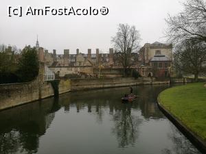 [P10] Râul Cam, vedere de pe Puntea Suspinelor, spre Colegiul Trinity » foto by crismis
 - 
<span class="allrVoted glyphicon glyphicon-heart hidden" id="av837035"></span>
<a class="m-l-10 hidden" id="sv837035" onclick="voting_Foto_DelVot(,837035,7883)" role="button">șterge vot <span class="glyphicon glyphicon-remove"></span></a>
<a id="v9837035" class=" c-red"  onclick="voting_Foto_SetVot(837035)" role="button"><span class="glyphicon glyphicon-heart-empty"></span> <b>LIKE</b> = Votează poza</a> <img class="hidden"  id="f837035W9" src="/imagini/loader.gif" border="0" /><span class="AjErrMes hidden" id="e837035ErM"></span>
