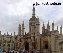 [P18] Colegiile din Cambridge - Cambridgeshire - King's college - vedere de la intrarea principala » foto by irma_ro*
 - 
<span class="allrVoted glyphicon glyphicon-heart hidden" id="av165516"></span>
<a class="m-l-10 hidden" id="sv165516" onclick="voting_Foto_DelVot(,165516,7883)" role="button">șterge vot <span class="glyphicon glyphicon-remove"></span></a>
<a id="v9165516" class=" c-red"  onclick="voting_Foto_SetVot(165516)" role="button"><span class="glyphicon glyphicon-heart-empty"></span> <b>LIKE</b> = Votează poza</a> <img class="hidden"  id="f165516W9" src="/imagini/loader.gif" border="0" /><span class="AjErrMes hidden" id="e165516ErM"></span>