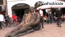 [P35] Oceania, monstruoasa statuie de 1,5 milioane de dolari, din Piaţa Primăriei din Odense » foto by Costi
 - 
<span class="allrVoted glyphicon glyphicon-heart hidden" id="av159269"></span>
<a class="m-l-10 hidden" id="sv159269" onclick="voting_Foto_DelVot(,159269,7891)" role="button">șterge vot <span class="glyphicon glyphicon-remove"></span></a>
<a id="v9159269" class=" c-red"  onclick="voting_Foto_SetVot(159269)" role="button"><span class="glyphicon glyphicon-heart-empty"></span> <b>LIKE</b> = Votează poza</a> <img class="hidden"  id="f159269W9" src="/imagini/loader.gif" border="0" /><span class="AjErrMes hidden" id="e159269ErM"></span>