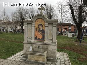 [P06] Hai hui prin Kladovo de Paști - biserica Sfântul Gheorghe din Kladovo - în curtea bisericii » foto by nicole33
 - 
<span class="allrVoted glyphicon glyphicon-heart hidden" id="av957380"></span>
<a class="m-l-10 hidden" id="sv957380" onclick="voting_Foto_DelVot(,957380,7892)" role="button">șterge vot <span class="glyphicon glyphicon-remove"></span></a>
<a id="v9957380" class=" c-red"  onclick="voting_Foto_SetVot(957380)" role="button"><span class="glyphicon glyphicon-heart-empty"></span> <b>LIKE</b> = Votează poza</a> <img class="hidden"  id="f957380W9" src="/imagini/loader.gif" border="0" /><span class="AjErrMes hidden" id="e957380ErM"></span>