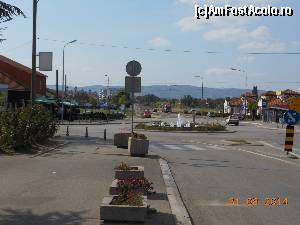 [P11] Kladovo - Sensul giratoriu de la ieşirea din oraş.  » foto by iulianic
 - 
<span class="allrVoted glyphicon glyphicon-heart hidden" id="av554041"></span>
<a class="m-l-10 hidden" id="sv554041" onclick="voting_Foto_DelVot(,554041,7892)" role="button">șterge vot <span class="glyphicon glyphicon-remove"></span></a>
<a id="v9554041" class=" c-red"  onclick="voting_Foto_SetVot(554041)" role="button"><span class="glyphicon glyphicon-heart-empty"></span> <b>LIKE</b> = Votează poza</a> <img class="hidden"  id="f554041W9" src="/imagini/loader.gif" border="0" /><span class="AjErrMes hidden" id="e554041ErM"></span>