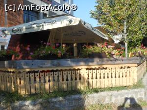 [P03] Hanul Haiducilor - Râmnicu Vâlcea. Terasa văzută din exterior. » foto by iulianic
 - 
<span class="allrVoted glyphicon glyphicon-heart hidden" id="av1252730"></span>
<a class="m-l-10 hidden" id="sv1252730" onclick="voting_Foto_DelVot(,1252730,7905)" role="button">șterge vot <span class="glyphicon glyphicon-remove"></span></a>
<a id="v91252730" class=" c-red"  onclick="voting_Foto_SetVot(1252730)" role="button"><span class="glyphicon glyphicon-heart-empty"></span> <b>LIKE</b> = Votează poza</a> <img class="hidden"  id="f1252730W9" src="/imagini/loader.gif" border="0" /><span class="AjErrMes hidden" id="e1252730ErM"></span>
