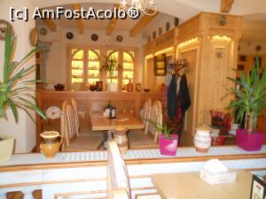 [P06] Hanul Haiducilor - Râmnicu Vâlcea. Interior. » foto by iulianic
 - 
<span class="allrVoted glyphicon glyphicon-heart hidden" id="av1252733"></span>
<a class="m-l-10 hidden" id="sv1252733" onclick="voting_Foto_DelVot(,1252733,7905)" role="button">șterge vot <span class="glyphicon glyphicon-remove"></span></a>
<a id="v91252733" class=" c-red"  onclick="voting_Foto_SetVot(1252733)" role="button"><span class="glyphicon glyphicon-heart-empty"></span> <b>LIKE</b> = Votează poza</a> <img class="hidden"  id="f1252733W9" src="/imagini/loader.gif" border="0" /><span class="AjErrMes hidden" id="e1252733ErM"></span>