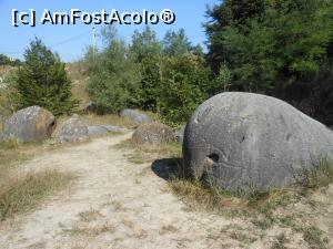 [P16] Muzeul Trovanților - Costești. Cărarea printre trovanți. » foto by iulianic
 - 
<span class="allrVoted glyphicon glyphicon-heart hidden" id="av1255338"></span>
<a class="m-l-10 hidden" id="sv1255338" onclick="voting_Foto_DelVot(,1255338,7908)" role="button">șterge vot <span class="glyphicon glyphicon-remove"></span></a>
<a id="v91255338" class=" c-red"  onclick="voting_Foto_SetVot(1255338)" role="button"><span class="glyphicon glyphicon-heart-empty"></span> <b>LIKE</b> = Votează poza</a> <img class="hidden"  id="f1255338W9" src="/imagini/loader.gif" border="0" /><span class="AjErrMes hidden" id="e1255338ErM"></span>