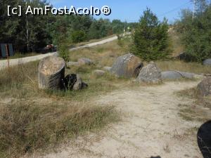 [P18] Muzeul Trovanților - Costești. Cărarea printre trovanți și aleea spre ieșire. » foto by iulianic
 - 
<span class="allrVoted glyphicon glyphicon-heart hidden" id="av1255340"></span>
<a class="m-l-10 hidden" id="sv1255340" onclick="voting_Foto_DelVot(,1255340,7908)" role="button">șterge vot <span class="glyphicon glyphicon-remove"></span></a>
<a id="v91255340" class=" c-red"  onclick="voting_Foto_SetVot(1255340)" role="button"><span class="glyphicon glyphicon-heart-empty"></span> <b>LIKE</b> = Votează poza</a> <img class="hidden"  id="f1255340W9" src="/imagini/loader.gif" border="0" /><span class="AjErrMes hidden" id="e1255340ErM"></span>