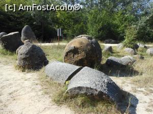[P21] Muzeul Trovanților - Costești. Ciudate formațiuni de piatră. » foto by iulianic
 - 
<span class="allrVoted glyphicon glyphicon-heart hidden" id="av1255343"></span>
<a class="m-l-10 hidden" id="sv1255343" onclick="voting_Foto_DelVot(,1255343,7908)" role="button">șterge vot <span class="glyphicon glyphicon-remove"></span></a>
<a id="v91255343" class=" c-red"  onclick="voting_Foto_SetVot(1255343)" role="button"><span class="glyphicon glyphicon-heart-empty"></span> <b>LIKE</b> = Votează poza</a> <img class="hidden"  id="f1255343W9" src="/imagini/loader.gif" border="0" /><span class="AjErrMes hidden" id="e1255343ErM"></span>