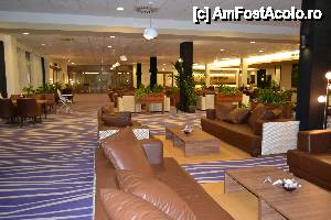 [P02] Lobby mare, sambata era plin de oaspeti, duminica era gol.  » foto by izabellac
 - 
<span class="allrVoted glyphicon glyphicon-heart hidden" id="av412488"></span>
<a class="m-l-10 hidden" id="sv412488" onclick="voting_Foto_DelVot(,412488,7913)" role="button">șterge vot <span class="glyphicon glyphicon-remove"></span></a>
<a id="v9412488" class=" c-red"  onclick="voting_Foto_SetVot(412488)" role="button"><span class="glyphicon glyphicon-heart-empty"></span> <b>LIKE</b> = Votează poza</a> <img class="hidden"  id="f412488W9" src="/imagini/loader.gif" border="0" /><span class="AjErrMes hidden" id="e412488ErM"></span>