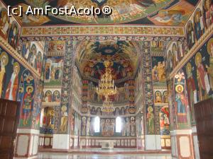 [P41] Interiorul bisericii noi de la mănăstirea ”Sfânta Maria” din Techirghiol.  » foto by Floryn81
 - 
<span class="allrVoted glyphicon glyphicon-heart hidden" id="av770720"></span>
<a class="m-l-10 hidden" id="sv770720" onclick="voting_Foto_DelVot(,770720,7935)" role="button">șterge vot <span class="glyphicon glyphicon-remove"></span></a>
<a id="v9770720" class=" c-red"  onclick="voting_Foto_SetVot(770720)" role="button"><span class="glyphicon glyphicon-heart-empty"></span> <b>LIKE</b> = Votează poza</a> <img class="hidden"  id="f770720W9" src="/imagini/loader.gif" border="0" /><span class="AjErrMes hidden" id="e770720ErM"></span>