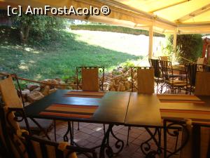 [P07] O masă liberă de pe terasa restaurantului.  » foto by Floryn81
 - 
<span class="allrVoted glyphicon glyphicon-heart hidden" id="av780806"></span>
<a class="m-l-10 hidden" id="sv780806" onclick="voting_Foto_DelVot(,780806,7936)" role="button">șterge vot <span class="glyphicon glyphicon-remove"></span></a>
<a id="v9780806" class=" c-red"  onclick="voting_Foto_SetVot(780806)" role="button"><span class="glyphicon glyphicon-heart-empty"></span> <b>LIKE</b> = Votează poza</a> <img class="hidden"  id="f780806W9" src="/imagini/loader.gif" border="0" /><span class="AjErrMes hidden" id="e780806ErM"></span>