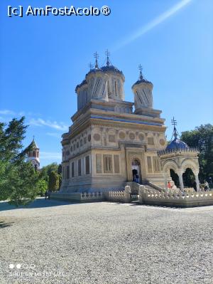 [P02] Curtea de Argeș - mănăstirea pe care eu o consider cea mai frumoasă din România » foto by Pușcașu Marin
 - 
<span class="allrVoted glyphicon glyphicon-heart hidden" id="av1448592"></span>
<a class="m-l-10 hidden" id="sv1448592" onclick="voting_Foto_DelVot(,1448592,7936)" role="button">șterge vot <span class="glyphicon glyphicon-remove"></span></a>
<a id="v91448592" class=" c-red"  onclick="voting_Foto_SetVot(1448592)" role="button"><span class="glyphicon glyphicon-heart-empty"></span> <b>LIKE</b> = Votează poza</a> <img class="hidden"  id="f1448592W9" src="/imagini/loader.gif" border="0" /><span class="AjErrMes hidden" id="e1448592ErM"></span>