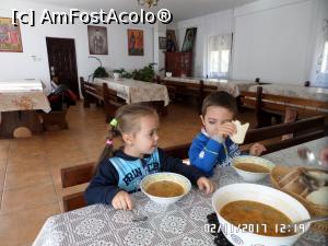 [P26] În sala de mese pentru mireni » foto by Alina53
 - 
<span class="allrVoted glyphicon glyphicon-heart hidden" id="av940125"></span>
<a class="m-l-10 hidden" id="sv940125" onclick="voting_Foto_DelVot(,940125,7948)" role="button">șterge vot <span class="glyphicon glyphicon-remove"></span></a>
<a id="v9940125" class=" c-red"  onclick="voting_Foto_SetVot(940125)" role="button"><span class="glyphicon glyphicon-heart-empty"></span> <b>LIKE</b> = Votează poza</a> <img class="hidden"  id="f940125W9" src="/imagini/loader.gif" border="0" /><span class="AjErrMes hidden" id="e940125ErM"></span>
