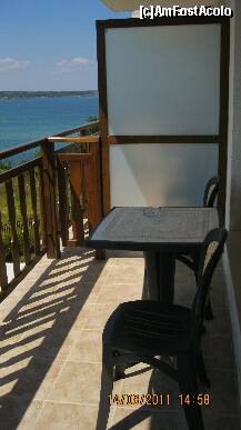 [P40] O parte din balcon. Nu l-am putut fotografia in toata splendoarea sa fiinca este prea mare. Are 310cm cu 135cm latime, asta masurand dupa placile de gresie, impartind la sinus de 28 de grade, scotand radicalul si adus totul la acelasi numitor prin integrala... » foto by bog68
 - 
<span class="allrVoted glyphicon glyphicon-heart hidden" id="av253537"></span>
<a class="m-l-10 hidden" id="sv253537" onclick="voting_Foto_DelVot(,253537,7962)" role="button">șterge vot <span class="glyphicon glyphicon-remove"></span></a>
<a id="v9253537" class=" c-red"  onclick="voting_Foto_SetVot(253537)" role="button"><span class="glyphicon glyphicon-heart-empty"></span> <b>LIKE</b> = Votează poza</a> <img class="hidden"  id="f253537W9" src="/imagini/loader.gif" border="0" /><span class="AjErrMes hidden" id="e253537ErM"></span>