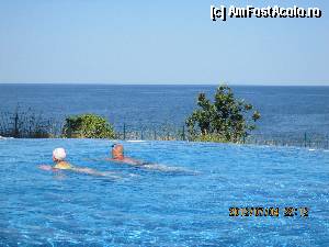 [P12] Celebra piscină The Mirror în care se 'oglindeşte' marea » foto by Klaudyia
 - 
<span class="allrVoted glyphicon glyphicon-heart hidden" id="av346992"></span>
<a class="m-l-10 hidden" id="sv346992" onclick="voting_Foto_DelVot(,346992,7962)" role="button">șterge vot <span class="glyphicon glyphicon-remove"></span></a>
<a id="v9346992" class=" c-red"  onclick="voting_Foto_SetVot(346992)" role="button"><span class="glyphicon glyphicon-heart-empty"></span> <b>LIKE</b> = Votează poza</a> <img class="hidden"  id="f346992W9" src="/imagini/loader.gif" border="0" /><span class="AjErrMes hidden" id="e346992ErM"></span>