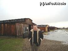 [P15] Birkenau - Sir nesfarsit de baraci din scandura. » foto by popescu.borsa*
 - 
<span class="allrVoted glyphicon glyphicon-heart hidden" id="av160527"></span>
<a class="m-l-10 hidden" id="sv160527" onclick="voting_Foto_DelVot(,160527,7968)" role="button">șterge vot <span class="glyphicon glyphicon-remove"></span></a>
<a id="v9160527" class=" c-red"  onclick="voting_Foto_SetVot(160527)" role="button"><span class="glyphicon glyphicon-heart-empty"></span> <b>LIKE</b> = Votează poza</a> <img class="hidden"  id="f160527W9" src="/imagini/loader.gif" border="0" /><span class="AjErrMes hidden" id="e160527ErM"></span>