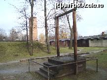 [P06] Auschwitz - Spanzuratoarea aflata in vecinatatea crematoriului (se vede cosul). » foto by popescu.borsa*
 - 
<span class="allrVoted glyphicon glyphicon-heart hidden" id="av160495"></span>
<a class="m-l-10 hidden" id="sv160495" onclick="voting_Foto_DelVot(,160495,7968)" role="button">șterge vot <span class="glyphicon glyphicon-remove"></span></a>
<a id="v9160495" class=" c-red"  onclick="voting_Foto_SetVot(160495)" role="button"><span class="glyphicon glyphicon-heart-empty"></span> <b>LIKE</b> = Votează poza</a> <img class="hidden"  id="f160495W9" src="/imagini/loader.gif" border="0" /><span class="AjErrMes hidden" id="e160495ErM"></span>