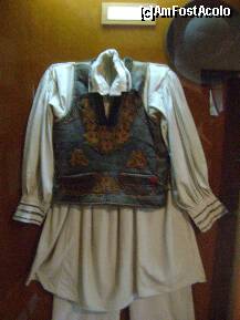 [P11] Casa Memoriala Liviu Rebreanu - costumul lui Ion al Glanetasului » foto by biancuta
 - 
<span class="allrVoted glyphicon glyphicon-heart hidden" id="av160618"></span>
<a class="m-l-10 hidden" id="sv160618" onclick="voting_Foto_DelVot(,160618,7971)" role="button">șterge vot <span class="glyphicon glyphicon-remove"></span></a>
<a id="v9160618" class=" c-red"  onclick="voting_Foto_SetVot(160618)" role="button"><span class="glyphicon glyphicon-heart-empty"></span> <b>LIKE</b> = Votează poza</a> <img class="hidden"  id="f160618W9" src="/imagini/loader.gif" border="0" /><span class="AjErrMes hidden" id="e160618ErM"></span>