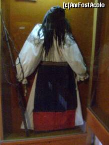 [P12] Casa Memoriala Liviu Rebreanu - costumul Anei, nevasta lui Ion » foto by biancuta
 - 
<span class="allrVoted glyphicon glyphicon-heart hidden" id="av160619"></span>
<a class="m-l-10 hidden" id="sv160619" onclick="voting_Foto_DelVot(,160619,7971)" role="button">șterge vot <span class="glyphicon glyphicon-remove"></span></a>
<a id="v9160619" class=" c-red"  onclick="voting_Foto_SetVot(160619)" role="button"><span class="glyphicon glyphicon-heart-empty"></span> <b>LIKE</b> = Votează poza</a> <img class="hidden"  id="f160619W9" src="/imagini/loader.gif" border="0" /><span class="AjErrMes hidden" id="e160619ErM"></span>