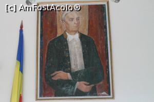 [P08] Pictura cu portretul lui Rebreanu. Se gaseste in cladirea noua.  » foto by camybugnariu
 - 
<span class="allrVoted glyphicon glyphicon-heart hidden" id="av757702"></span>
<a class="m-l-10 hidden" id="sv757702" onclick="voting_Foto_DelVot(,757702,7971)" role="button">șterge vot <span class="glyphicon glyphicon-remove"></span></a>
<a id="v9757702" class=" c-red"  onclick="voting_Foto_SetVot(757702)" role="button"><span class="glyphicon glyphicon-heart-empty"></span> <b>LIKE</b> = Votează poza</a> <img class="hidden"  id="f757702W9" src="/imagini/loader.gif" border="0" /><span class="AjErrMes hidden" id="e757702ErM"></span>
