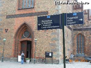 [P21] Malmö - Din faţa Sankt Petri kyrka, spre Malmöhus şi Västra Hamnen.  » foto by iulianic
 - 
<span class="allrVoted glyphicon glyphicon-heart hidden" id="av581130"></span>
<a class="m-l-10 hidden" id="sv581130" onclick="voting_Foto_DelVot(,581130,7982)" role="button">șterge vot <span class="glyphicon glyphicon-remove"></span></a>
<a id="v9581130" class=" c-red"  onclick="voting_Foto_SetVot(581130)" role="button"><span class="glyphicon glyphicon-heart-empty"></span> <b>LIKE</b> = Votează poza</a> <img class="hidden"  id="f581130W9" src="/imagini/loader.gif" border="0" /><span class="AjErrMes hidden" id="e581130ErM"></span>