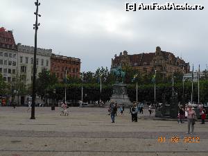 [P22] Malmö - Piaţa centrală, statuia ecvestră a regelui Karl X Gustav.  » foto by iulianic
 - 
<span class="allrVoted glyphicon glyphicon-heart hidden" id="av581131"></span>
<a class="m-l-10 hidden" id="sv581131" onclick="voting_Foto_DelVot(,581131,7982)" role="button">șterge vot <span class="glyphicon glyphicon-remove"></span></a>
<a id="v9581131" class=" c-red"  onclick="voting_Foto_SetVot(581131)" role="button"><span class="glyphicon glyphicon-heart-empty"></span> <b>LIKE</b> = Votează poza</a> <img class="hidden"  id="f581131W9" src="/imagini/loader.gif" border="0" /><span class="AjErrMes hidden" id="e581131ErM"></span>