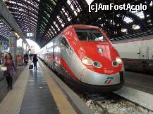 [P07] Freccia Rossa - trenul de mare viteza, in gara Stazione Centrale » foto by BOGDAN DSN
 - 
<span class="allrVoted glyphicon glyphicon-heart hidden" id="av161780"></span>
<a class="m-l-10 hidden" id="sv161780" onclick="voting_Foto_DelVot(,161780,7984)" role="button">șterge vot <span class="glyphicon glyphicon-remove"></span></a>
<a id="v9161780" class=" c-red"  onclick="voting_Foto_SetVot(161780)" role="button"><span class="glyphicon glyphicon-heart-empty"></span> <b>LIKE</b> = Votează poza</a> <img class="hidden"  id="f161780W9" src="/imagini/loader.gif" border="0" /><span class="AjErrMes hidden" id="e161780ErM"></span>