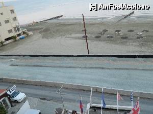 [P10] Vedere de pe balcomul hotelului. Accesul pe plajă era blocat în fața hotelului din cauza lucrărilor de (re) construcție a drumului.  » foto by Dabator
 - 
<span class="allrVoted glyphicon glyphicon-heart hidden" id="av503776"></span>
<a class="m-l-10 hidden" id="sv503776" onclick="voting_Foto_DelVot(,503776,7996)" role="button">șterge vot <span class="glyphicon glyphicon-remove"></span></a>
<a id="v9503776" class=" c-red"  onclick="voting_Foto_SetVot(503776)" role="button"><span class="glyphicon glyphicon-heart-empty"></span> <b>LIKE</b> = Votează poza</a> <img class="hidden"  id="f503776W9" src="/imagini/loader.gif" border="0" /><span class="AjErrMes hidden" id="e503776ErM"></span>