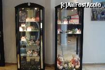 [P10] Vitrine frumos decorate din incinta hotelului Ramada, Koln » foto by ileanaxperta*
 - 
<span class="allrVoted glyphicon glyphicon-heart hidden" id="av162737"></span>
<a class="m-l-10 hidden" id="sv162737" onclick="voting_Foto_DelVot(,162737,7998)" role="button">șterge vot <span class="glyphicon glyphicon-remove"></span></a>
<a id="v9162737" class=" c-red"  onclick="voting_Foto_SetVot(162737)" role="button"><span class="glyphicon glyphicon-heart-empty"></span> <b>LIKE</b> = Votează poza</a> <img class="hidden"  id="f162737W9" src="/imagini/loader.gif" border="0" /><span class="AjErrMes hidden" id="e162737ErM"></span>