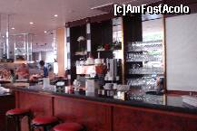 [P09] Alta vedere a barului ce da spre restaurantul unde am luat un rasfatat mic dejun la hotelul Ramada din Koln » foto by ileanaxperta*
 - 
<span class="allrVoted glyphicon glyphicon-heart hidden" id="av162736"></span>
<a class="m-l-10 hidden" id="sv162736" onclick="voting_Foto_DelVot(,162736,7998)" role="button">șterge vot <span class="glyphicon glyphicon-remove"></span></a>
<a id="v9162736" class=" c-red"  onclick="voting_Foto_SetVot(162736)" role="button"><span class="glyphicon glyphicon-heart-empty"></span> <b>LIKE</b> = Votează poza</a> <img class="hidden"  id="f162736W9" src="/imagini/loader.gif" border="0" /><span class="AjErrMes hidden" id="e162736ErM"></span>