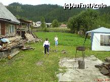 [P07] Comuna Vama, judetul Suceava - in curte gaseai tot ce iti trebuia, iarba verde, lemne de gratar, un pavilion de luat masa, o magazie cu toate sculele posibile si un sopron care adapostea un motan furacios, fura si de pe gratar! » foto by valimi
 - 
<span class="allrVoted glyphicon glyphicon-heart hidden" id="av163405"></span>
<a class="m-l-10 hidden" id="sv163405" onclick="voting_Foto_DelVot(,163405,8005)" role="button">șterge vot <span class="glyphicon glyphicon-remove"></span></a>
<a id="v9163405" class=" c-red"  onclick="voting_Foto_SetVot(163405)" role="button"><span class="glyphicon glyphicon-heart-empty"></span> <b>LIKE</b> = Votează poza</a> <img class="hidden"  id="f163405W9" src="/imagini/loader.gif" border="0" /><span class="AjErrMes hidden" id="e163405ErM"></span>