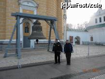 [P19] Ukraina - Kiev - Lavra Pecerska. Clopotul si clopotarii. » foto by popescu.borsa*
 - 
<span class="allrVoted glyphicon glyphicon-heart hidden" id="av163804"></span>
<a class="m-l-10 hidden" id="sv163804" onclick="voting_Foto_DelVot(,163804,8014)" role="button">șterge vot <span class="glyphicon glyphicon-remove"></span></a>
<a id="v9163804" class=" c-red"  onclick="voting_Foto_SetVot(163804)" role="button"><span class="glyphicon glyphicon-heart-empty"></span> <b>LIKE</b> = Votează poza</a> <img class="hidden"  id="f163804W9" src="/imagini/loader.gif" border="0" /><span class="AjErrMes hidden" id="e163804ErM"></span>