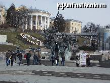[P23] Maidan Nezalezhnosti - Piata Independentei » foto by delfinson
 - 
<span class="allrVoted glyphicon glyphicon-heart hidden" id="av492950"></span>
<a class="m-l-10 hidden" id="sv492950" onclick="voting_Foto_DelVot(,492950,8014)" role="button">șterge vot <span class="glyphicon glyphicon-remove"></span></a>
<a id="v9492950" class=" c-red"  onclick="voting_Foto_SetVot(492950)" role="button"><span class="glyphicon glyphicon-heart-empty"></span> <b>LIKE</b> = Votează poza</a> <img class="hidden"  id="f492950W9" src="/imagini/loader.gif" border="0" /><span class="AjErrMes hidden" id="e492950ErM"></span>