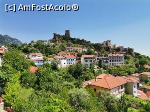 [P06] Vedere asupra orașului și cetății Kruja » foto by Marius 72
 - 
<span class="allrVoted glyphicon glyphicon-heart hidden" id="av1249868"></span>
<a class="m-l-10 hidden" id="sv1249868" onclick="voting_Foto_DelVot(,1249868,8016)" role="button">șterge vot <span class="glyphicon glyphicon-remove"></span></a>
<a id="v91249868" class=" c-red"  onclick="voting_Foto_SetVot(1249868)" role="button"><span class="glyphicon glyphicon-heart-empty"></span> <b>LIKE</b> = Votează poza</a> <img class="hidden"  id="f1249868W9" src="/imagini/loader.gif" border="0" /><span class="AjErrMes hidden" id="e1249868ErM"></span>