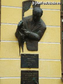 [P12] Placa comemorativa aflata langa Teatrul de papusi » foto by MCM
 - 
<span class="allrVoted glyphicon glyphicon-heart hidden" id="av314308"></span>
<a class="m-l-10 hidden" id="sv314308" onclick="voting_Foto_DelVot(,314308,8031)" role="button">șterge vot <span class="glyphicon glyphicon-remove"></span></a>
<a id="v9314308" class=" c-red"  onclick="voting_Foto_SetVot(314308)" role="button"><span class="glyphicon glyphicon-heart-empty"></span> <b>LIKE</b> = Votează poza</a> <img class="hidden"  id="f314308W9" src="/imagini/loader.gif" border="0" /><span class="AjErrMes hidden" id="e314308ErM"></span>