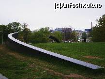[P05] Monumentul 'Broken Line' » foto by MCM
 - 
<span class="allrVoted glyphicon glyphicon-heart hidden" id="av314301"></span>
<a class="m-l-10 hidden" id="sv314301" onclick="voting_Foto_DelVot(,314301,8031)" role="button">șterge vot <span class="glyphicon glyphicon-remove"></span></a>
<a id="v9314301" class=" c-red"  onclick="voting_Foto_SetVot(314301)" role="button"><span class="glyphicon glyphicon-heart-empty"></span> <b>LIKE</b> = Votează poza</a> <img class="hidden"  id="f314301W9" src="/imagini/loader.gif" border="0" /><span class="AjErrMes hidden" id="e314301ErM"></span>