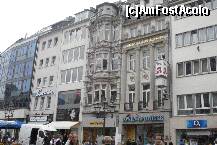 [P35] Pe strada principala pietonala din Bonn, cu tot felul de magazine si cladiri frumoase » foto by ileanaxperta*
 - 
<span class="allrVoted glyphicon glyphicon-heart hidden" id="av165093"></span>
<a class="m-l-10 hidden" id="sv165093" onclick="voting_Foto_DelVot(,165093,8043)" role="button">șterge vot <span class="glyphicon glyphicon-remove"></span></a>
<a id="v9165093" class=" c-red"  onclick="voting_Foto_SetVot(165093)" role="button"><span class="glyphicon glyphicon-heart-empty"></span> <b>LIKE</b> = Votează poza</a> <img class="hidden"  id="f165093W9" src="/imagini/loader.gif" border="0" /><span class="AjErrMes hidden" id="e165093ErM"></span>