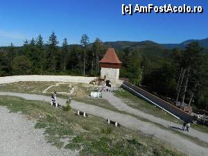 [P02] Turnul pe sub care se intră, în 2012, în Cetatea Ţărănească Râşnov.  » foto by abancor
 - 
<span class="allrVoted glyphicon glyphicon-heart hidden" id="av372986"></span>
<a class="m-l-10 hidden" id="sv372986" onclick="voting_Foto_DelVot(,372986,8046)" role="button">șterge vot <span class="glyphicon glyphicon-remove"></span></a>
<a id="v9372986" class=" c-red"  onclick="voting_Foto_SetVot(372986)" role="button"><span class="glyphicon glyphicon-heart-empty"></span> <b>LIKE</b> = Votează poza</a> <img class="hidden"  id="f372986W9" src="/imagini/loader.gif" border="0" /><span class="AjErrMes hidden" id="e372986ErM"></span>